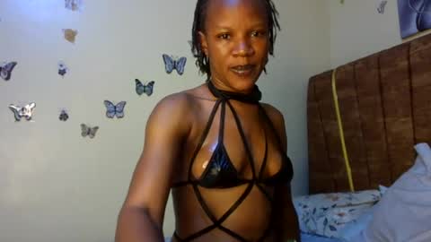 Snapshot of hot_petite100 chatting on 06.15.26 hot petite100 online show from 06.15.26
