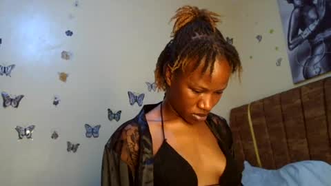 Snapshot of hot_petite100 chatting on 06.19.26 hot petite100 online show from 06.19.26