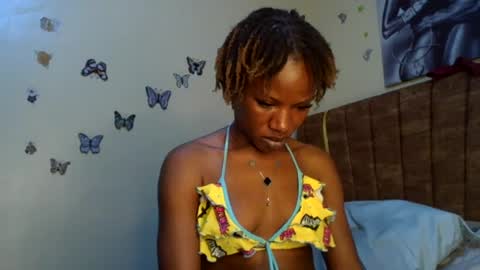 Snapshot of hot_petite100 chatting on 06.22.26 hot petite100 online show from 06.22.26