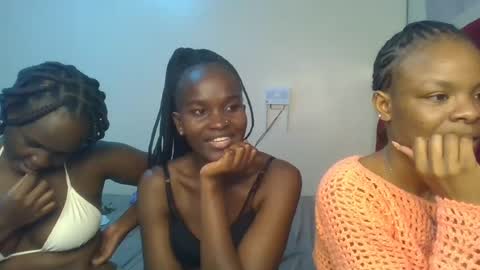 Snapshot of hot_petite12 chatting on 07.11.26 Petite online show from 07.11.26