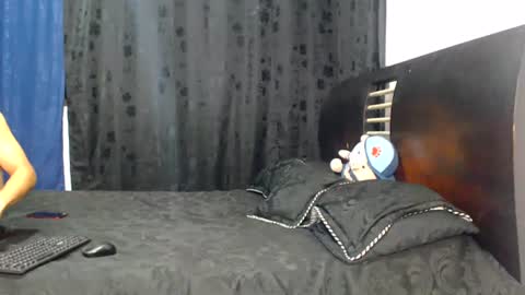 Hot Sharks   online show from 06.28.26