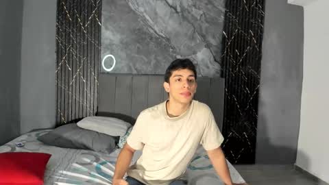 Hot Summer Boy online show from 02.28.26