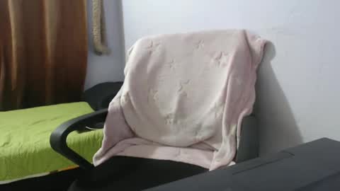 Snapshot of hotandpower10 chatting on 02.19.25 Hot and PowerHOPE U MISS ME online show from 02.19.25