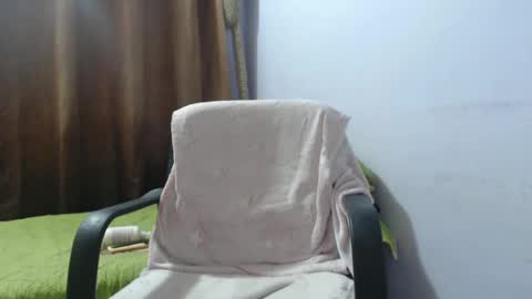 Snapshot of hotandpower10 chatting on 03.10.25 Hot and PowerHOPE U MISS ME online show from 03.10.25