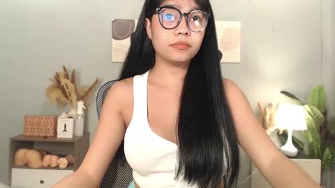 Snapshot of hotasian_gabby69 chatting on 04.26.26 hotasian_gabby69 online show from 04.26.26