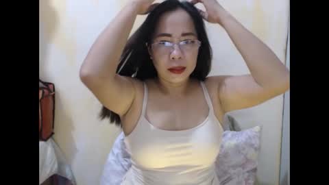 hotasianyue69 online show from 05.21.26