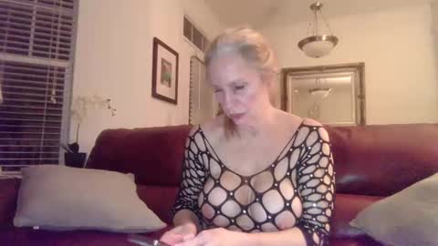 hotblondemilf1962 online show from 02.13.25