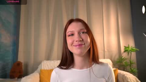 Snapshot of hotblush chatting on 04.04.26 Sonya online show from 04.04.26
