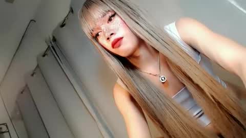 hotchescacummer online show from 12.19.25