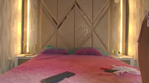 Snapshot of hotcouple_222 chatting on 02.26.26 hotcouple_222 online show from 02.26.26