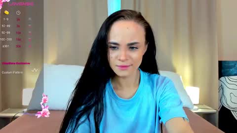 Snapshot of hotdevilsss chatting on 02.25.25 SWEET DEVILS PUSSY online show from 02.25.25