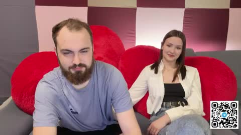 Snapshot of hotduoplay chatting on 05.17.26 Max and Alina online show from 05.17.26