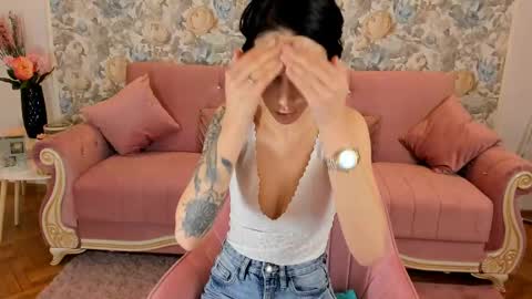 hotfallingdevil online show from 02.12.25