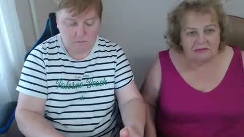 Snapshot of hotfiremommy chatting on 10.01.25 LimonkaFire online show from 10.01.25