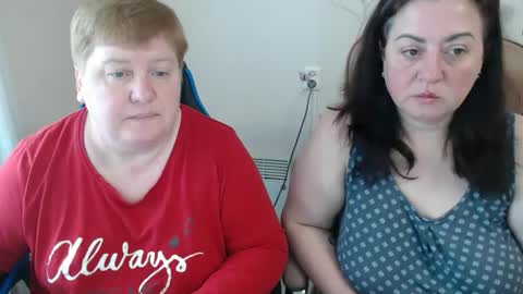 Snapshot of hotfiremommy chatting on 05.10.26 LimonkaFire online show from 05.10.26