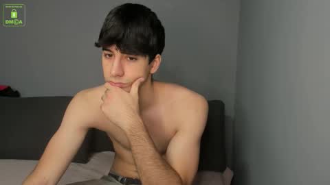 Snapshot of hotflirtyfella chatting on 11.26.25 QUENTIN online show from 11.26.25