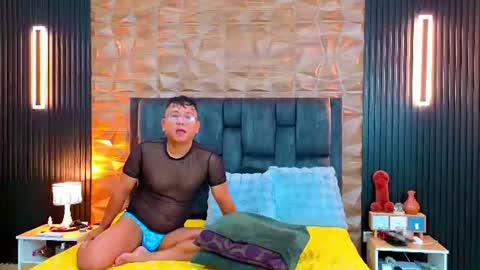 Snapshot of hotfuckers4uu chatting on 07.18.26 felipe marcello online show from 07.18.26
