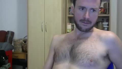 Snapshot of hotgardenersexy chatting on 03.20.26 Le jardinier sexy online show from 03.20.26
