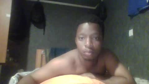 hotguyy001 online show from 02.19.25