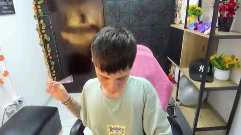 Snapshot of hothannah_ chatting on 04.11.26 hannah online show from 04.11.26