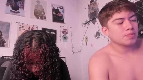 Snapshot of hothoneychile chatting on 10.10.25 Sam and Nico online show from 10.10.25