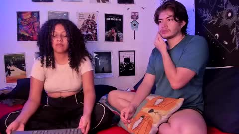 Snapshot of hothoneychile chatting on 04.28.26 Sam and Nico online show from 04.28.26