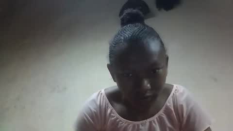 Snapshot of hotiesveronique chatting on 09.18.25 veronique online show from 09.18.25