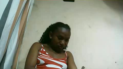 Snapshot of hotiesveronique chatting on 09.28.25 veronique online show from 09.28.25