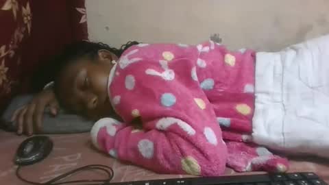 Snapshot of hotiesveronique chatting on 10.24.25 veronique online show from 10.24.25