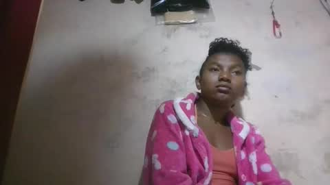 Snapshot of hotiesveronique chatting on 10.27.25 veronique online show from 10.27.25