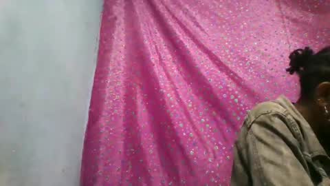 Snapshot of hotiesveronique chatting on 11.20.25 veronique online show from 11.20.25