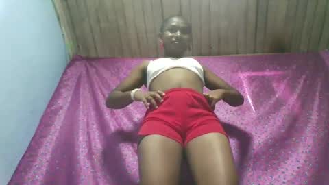 Snapshot of hotiesveronique chatting on 11.24.25 veronique online show from 11.24.25