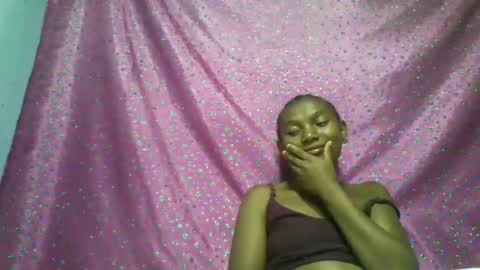 Snapshot of hotiesveronique chatting on 11.24.25 veronique online show from 11.24.25