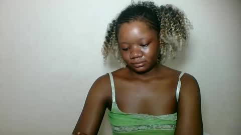 Snapshot of hotjeylee chatting on 06.08.26 LOYCE online show from 06.08.26