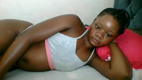 Snapshot of hotjeylee chatting on 06.19.26 LOYCE online show from 06.19.26