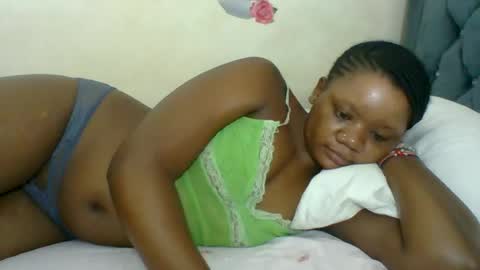 Snapshot of hotjeylee chatting on 07.14.26 LOYCE online show from 07.14.26
