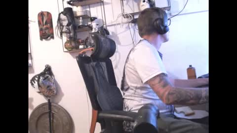 Snapshot of hotkinkytat chatting on 04.03.26 hotkinkytat online show from 04.03.26