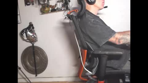 Snapshot of hotkinkytat chatting on 04.05.26 hotkinkytat online show from 04.05.26