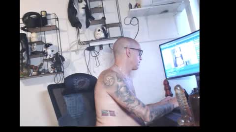 Snapshot of hotkinkytat chatting on 04.06.26 hotkinkytat online show from 04.06.26