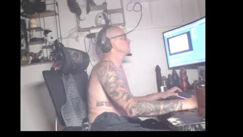 Snapshot of hotkinkytat chatting on 04.08.26 hotkinkytat online show from 04.08.26