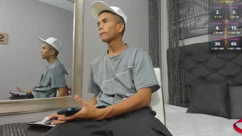 Snapshot of hotkoljeixxx chatting on 01.10.25 Hotkoljei online show from 01.10.25