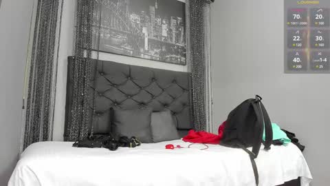 Snapshot of hotkoljeixxx chatting on 01.12.25 Hotkoljei online show from 01.12.25