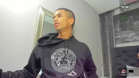 Snapshot of hotkoljeixxx chatting on 02.25.25 Hotkoljei online show from 02.25.25