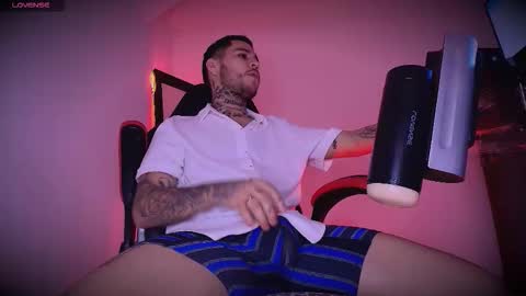 Snapshot of hotlatinox20cm chatting on 01.07.26 HoTLatinoX20CM online show from 01.07.26