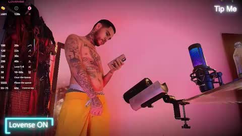 Snapshot of hotlatinox20cm chatting on 02.14.26 HoTLatinoX20CM online show from 02.14.26