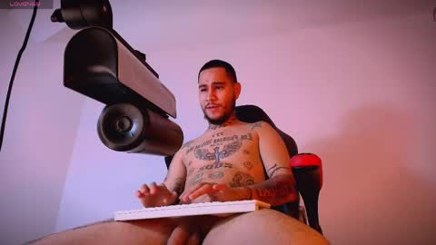 HoTLatinoX20CM online show from 04.09.26