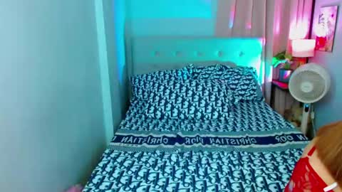 Snapshot of hotlayla_ chatting on 02.07.25 Layla online show from 02.07.25