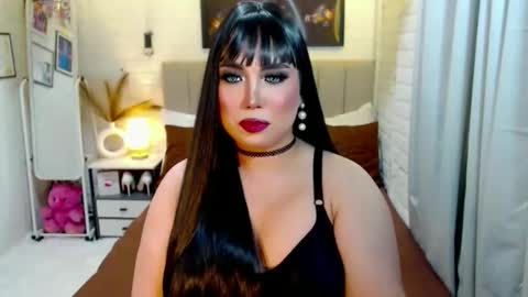 Snapshot of hotlexus69 chatting on 10.20.25 LEXUS online show from 10.20.25