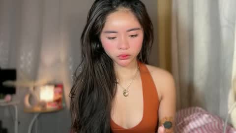 Snapshot of hotloveaxx chatting on 05.15.26 Vea online show from 05.15.26