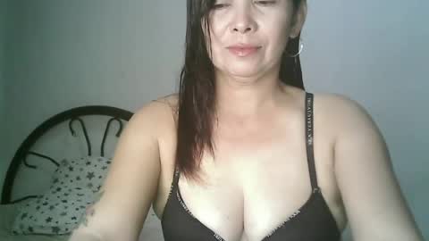 Snapshot of hotmamajen4u chatting on 06.20.26 hotmamajen4u online show from 06.20.26